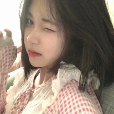 爬行异种海报